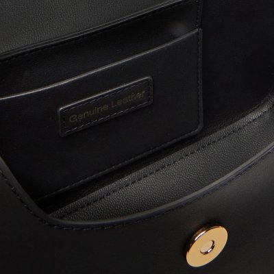 THE EASY CHIC HOBO BAG